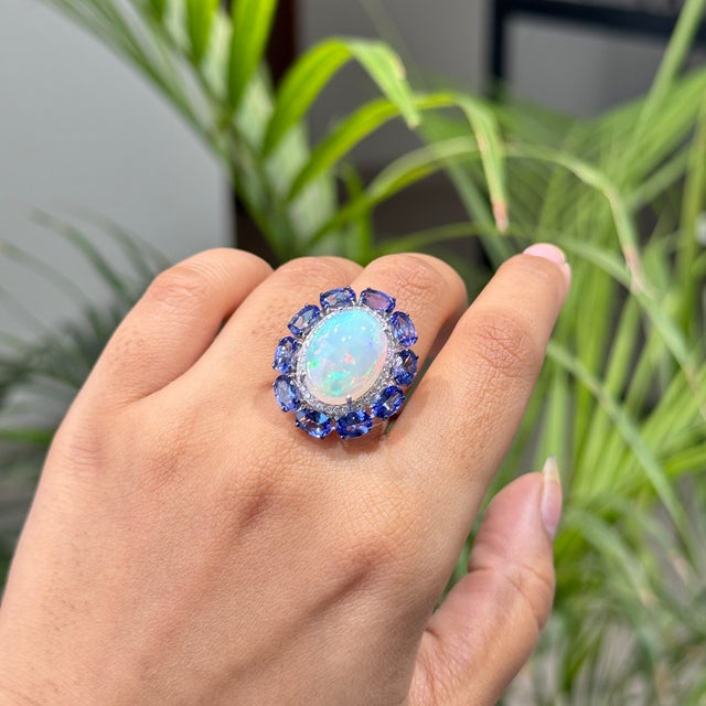 Boho Chic 18k Gold Vintage 10.96 Carat Cocktail Ring Size 5 - Fire Opal & Royal Blue Sapphires For Sale - Image 3 of 18