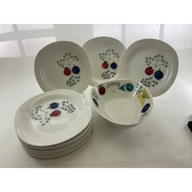 New 1960’s Vintage Rörstrand Pomona Picknick European Dinner Plates & 1 Salad Bowl, Designed by Marianne Westman- 14 Pieces For Sale - Image 10 of 12