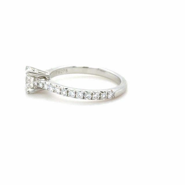 Harry Winston Harry Winston, 1.17 Carat Round Brilliant Diamond Engagement Ring, Size 6.75 For Sale - Image 4 of 7