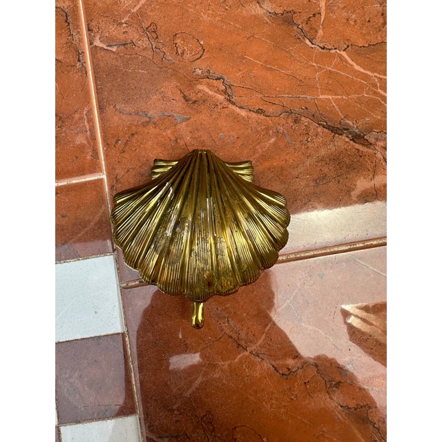 1970s 1970s Brass Seashell Compact With Latch For Sale - Image 5 of 5