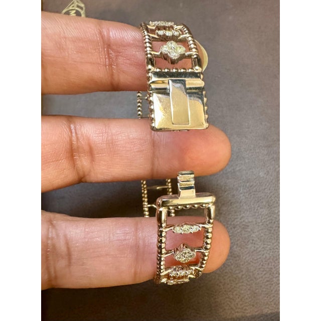 Early 21st Century 2 Ct Brilliant Cut Diamond Metro Women 14 Kt White Gold Diamond Bangle Bracelet For Sale - Image 5 of 18