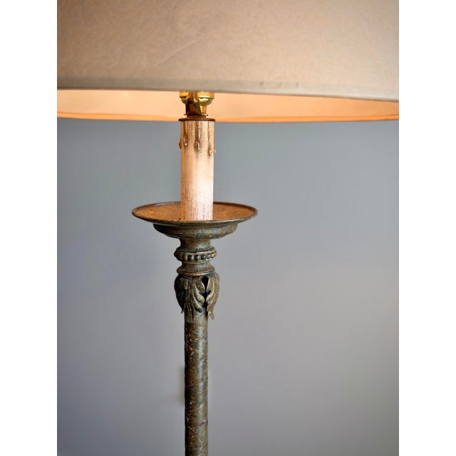 Vintage 1960s–70s Hollywood Regency Cast Metal & Glass Tray Table Floor Lamp — Neoclassical Rococo Side Table Lamp For Sale - Image 9 of 11