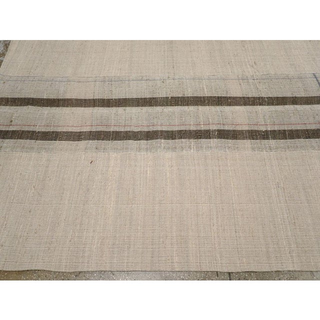 Mid 20th Century Galerie Shabab Collection Mid-20th Century Handmade Turkish Flatweave Kilim Room Size Carpet For Sale - Image 5 of 8