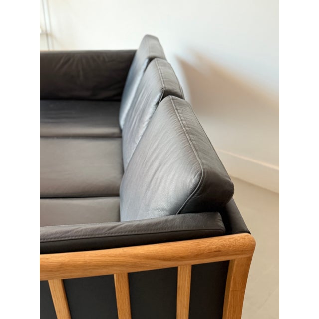 Black Leather 3-Seater Sofa with Oak Frame attributed to Mogens Hansen for Stouby, Denmark, 1970s For Sale - Image 17 of 18