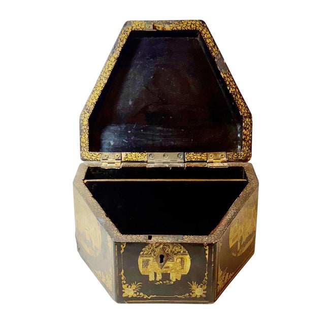 Early 19th Century Early 19th Century Chinese Export Lacquered Storage or Letter Box For Sale - Image 5 of 11