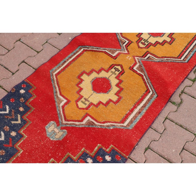 1979 Tribal Red Medallion Runner Rug For Sale In Sacramento - Image 6 of 10