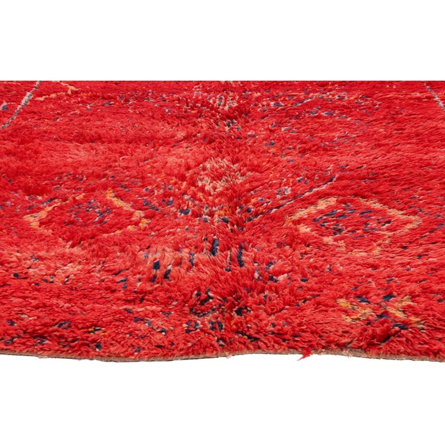Berber Tribes of Morocco Vintage Beni M'Guild Moroccan Rug, 05'08 X 10'00 For Sale - Image 4 of 10