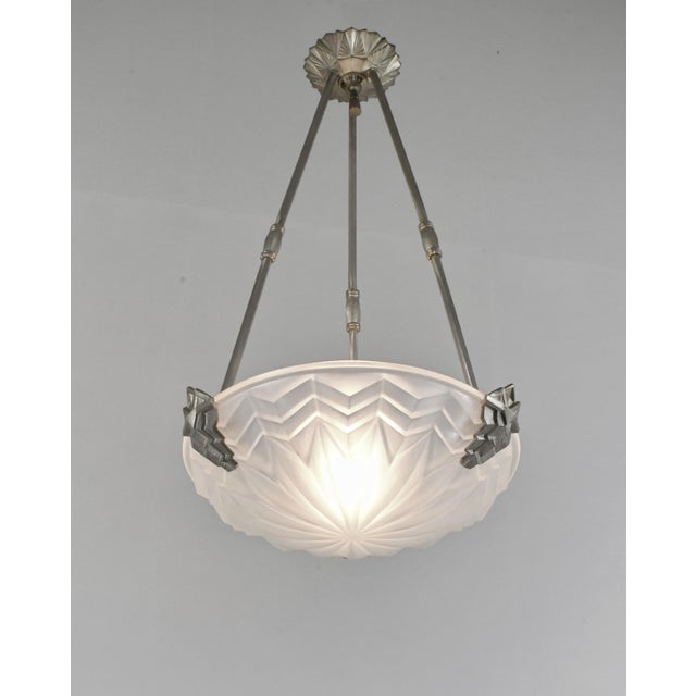 1930s Maynadier & Degue French Art Deco 3-Armed Chandelier - 1930s Nickeled Bronze & Frosted Glass For Sale - Image 5 of 18