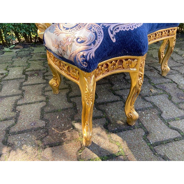 1980s French Louis XVI Blue Gold Beech Velvet Settee For Sale - Image 4 of 14
