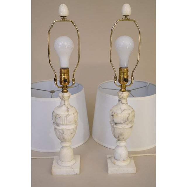 1940s Neoclassic Art Deco Empire Regency Modern Carrara Marble Urn Style Table Lamps For Sale - Image 12 of 12