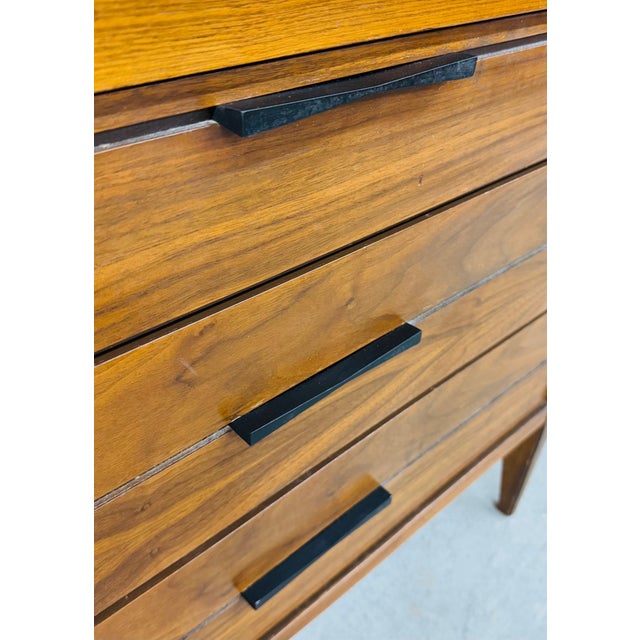 Wood Mid-Century Modern Lane Tuxedo 9-Drawer Walnut Dresser For Sale - Image 7 of 11