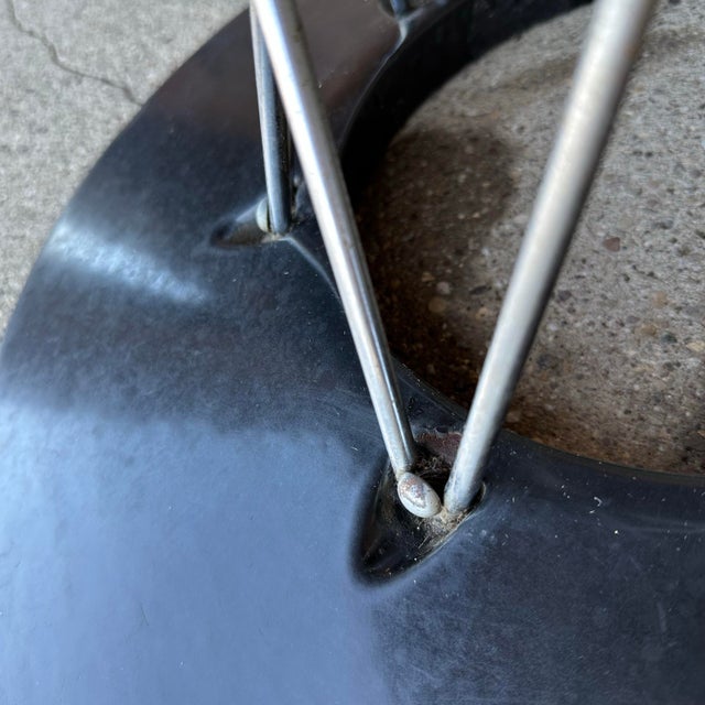 Isamu Noguchi Cyclone 42” Dining Table for Knoll Early Bowtie Label For Sale - Image 11 of 12