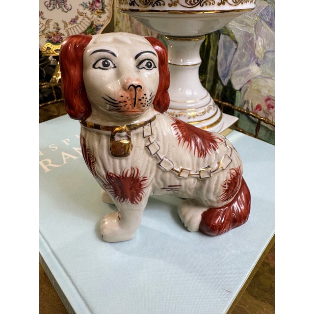 Staffordshire Charming Pair of Vintage Staffordshire Style Spaniels With Gilt Chain Collars and Parted Legs, Red & Cream Porcelain Dogs For Sale - Image 4 of 17