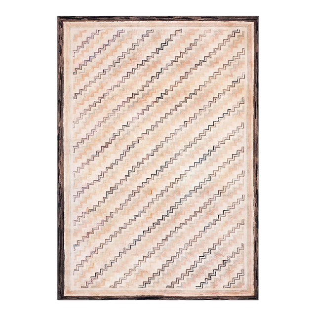 1925s Ivory Cream Zigzag Modern Antique American Hooked Rug Hand Knotted Pile Rug 4'5" X 6'4" Wool Carpet For Sale