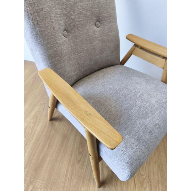 Designer armchair designed by J. šmidka, 70s. Desired and sought after. Classic Czech design. Armchair after complete...