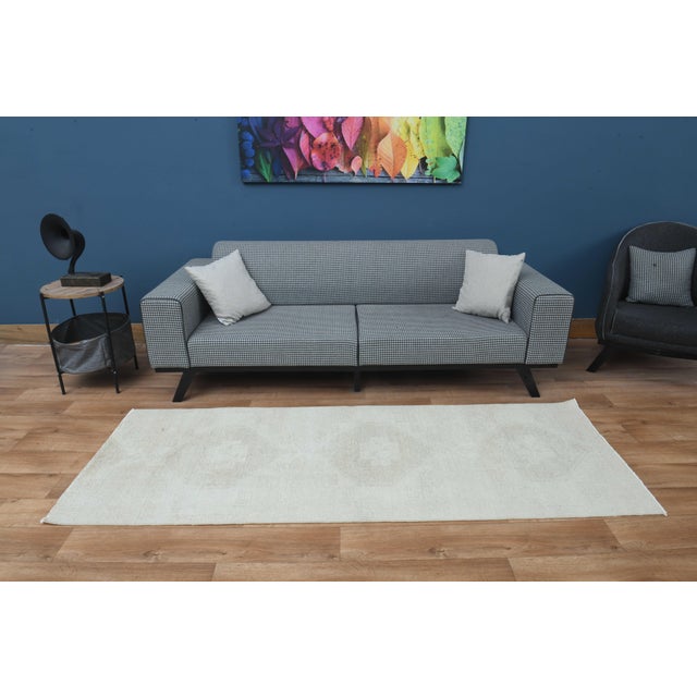 1970s Vintage Handmade Wool Cotton Turkish Light Cream Area Rug For Sale - Image 10 of 10