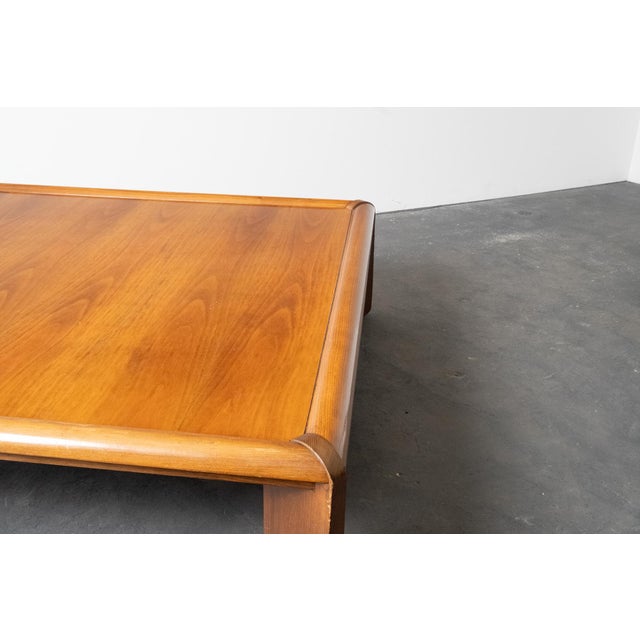 Vintage Italian Modern Walnut Coffee Table, 1970s, in Good conditions. Designed 1970 to 1979