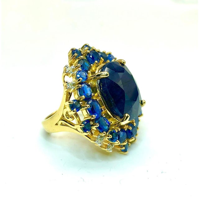 Bochic "Orient" Vintage Blue Sapphire & Diamond Cluster Ring Set 18K & Siver For Sale - Image 9 of 18