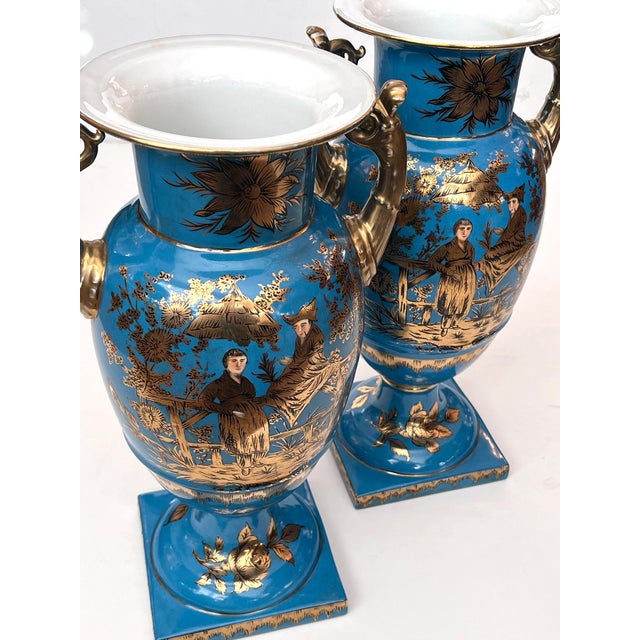 Cerulean Pair of French Paris Porcelain Chinoiserie Gilt and Cerulean Blue Ground Vases For Sale - Image 8 of 15