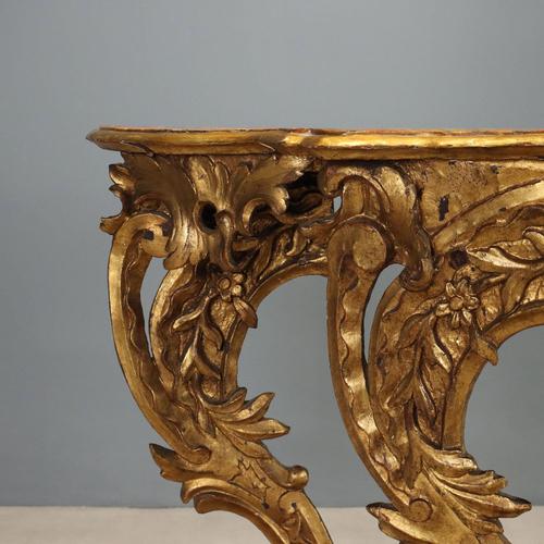 Eclectic Console in Carved and Gilded Fir Wood For Sale - Image 4 of 10