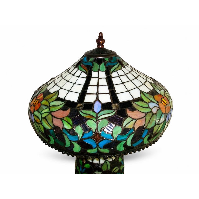 1980s Vintage Tiffany-Style Floral Stained-Glass Table Lamp With Illuminated Base For Sale - Image 5 of 8