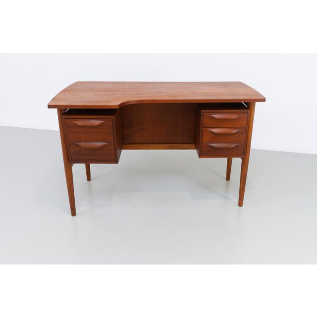 1950s Mid-Century Modern Danish Asymmetrical Teak Desk, 1950s For Sale - Image 5 of 18