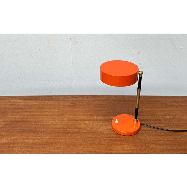 Metal Mid-Century Modern Minimalist Orange Table Lamp, Italy, 1960s For Sale - Image 7 of 18
