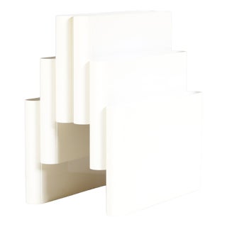 Large Model White Plastic Magazine Rack by Giotto Stoppino for Kartell, 1960s For Sale