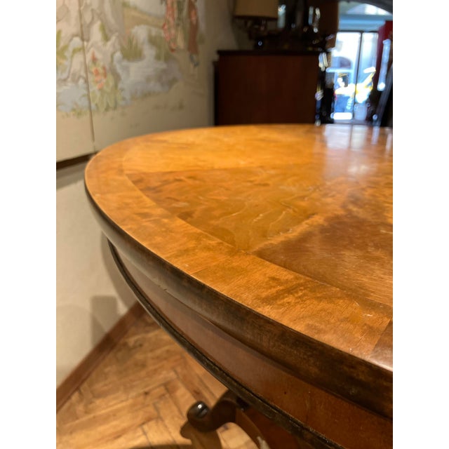 Antique Biedermeier Italian Burl Walnut and Maple Oval Dining Table with Faceted Pedestal, 1800s For Sale - Image 11 of 17