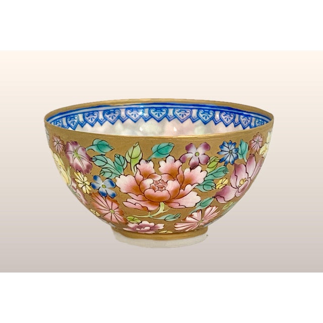Fine Chinese Translucent Famille Rose 'Eggshell' Porcelain & Gilt Bowl (Millefleurs/Hundred Flowers) For Sale - Image 4 of 11