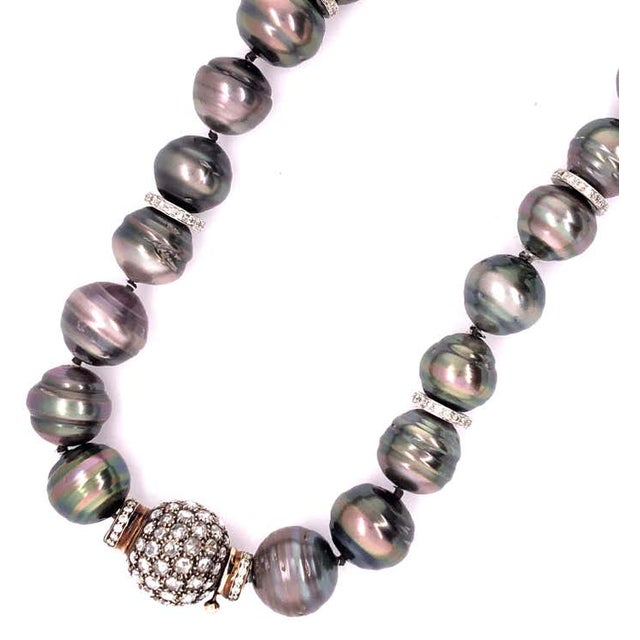 Black Baroque Pearl and Pave Diamond Long Chain Necklace. 100 14.9-12.1mm Pearls For Sale In New York - Image 6 of 12