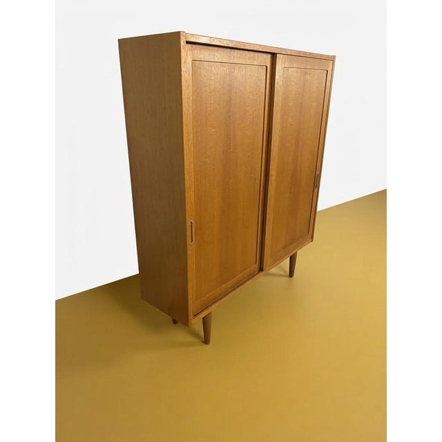 Danish Oak Wardrobe with Sliding Doors from Hundevad, 1960s For Sale - Image 6 of 7