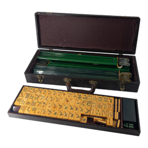 Mid-Century Mah Jong Game Set in Two-Tone Bakelite, Butterscotch Amber and Burgundy Red