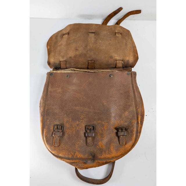 Early 20th Century Us Army Distressed Leather Messenger Bag For Sale - Image 10 of 12