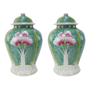 Pair of Chinese Famille-Rose “Cabbage” Pattern Covered Jars, Jingdezhen Kiln, Late Qing to Early Republic Period