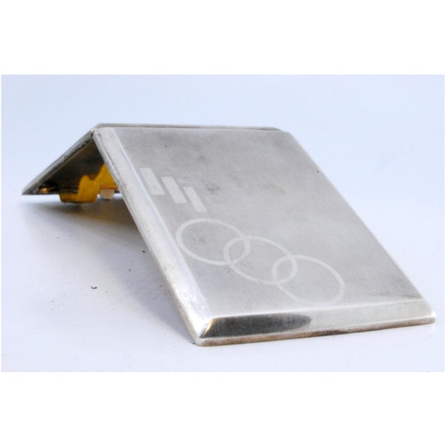 Matte Silver Cigarette Case with Geometric Figures and Gilt Interior, in Good conditions. Designed 1920 to 1949