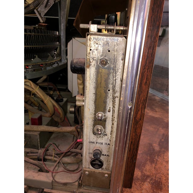 White 1960s Wurlitzer Model 3000 Jukebox W. Records Stereo For Sale - Image 8 of 13