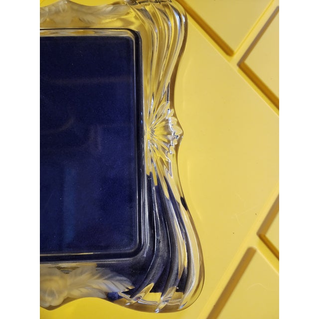 Vintage 1990s Mikasa Lead Crystal 5x7 Picture Frame With Frosted Floral Accents For Sale - Image 16 of 18