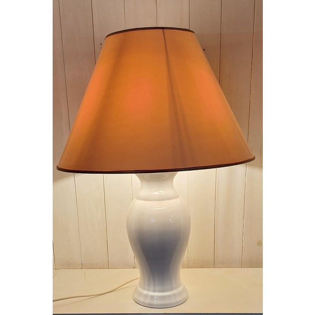 Cream Vintage Table Lamp with White Ceramic Base and Cream-Colored Lacquered Shade by Leola, 1970s For Sale - Image 8 of 8