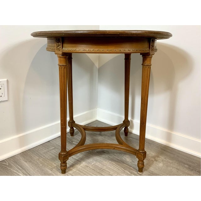 Vintage Regency Style Leather Top Carved Accent Side Table For Sale In New York - Image 6 of 7