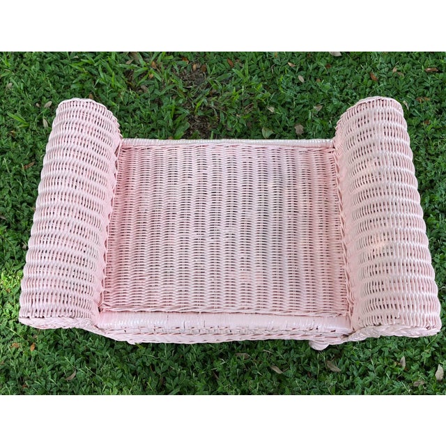 Wood 1970s Hollywood Regency Pink Wicker Vanity Stool & Matching Pillow Set – Tailored Lilly Pulitzer "On Parade" Cushion For Sale - Image 7 of 12