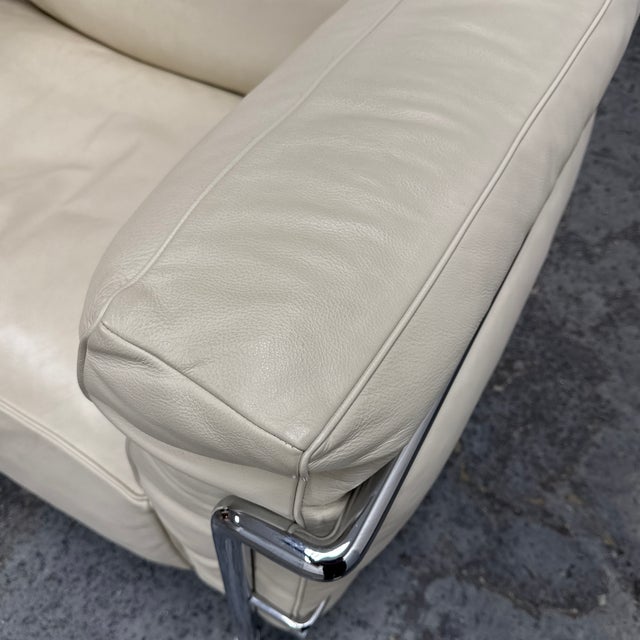 Le Corbusier, Pierre Jeanneret & Charlotte Perriand for Cassina Lc3 Grand Confort Leather Armchair For Sale - Image 9 of 12