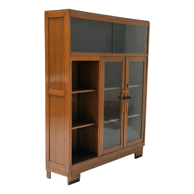 Art Deco Modernist Display Bookcase in Oak with Glass Doors, 1930s For Sale