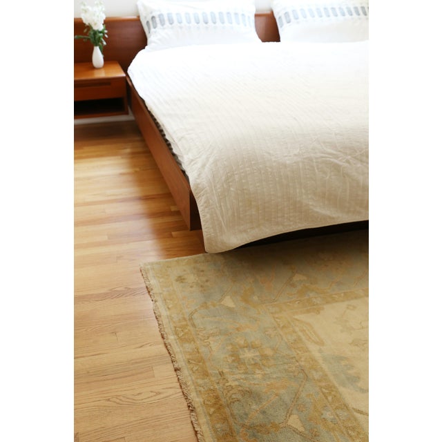 Exquisite Rugs Oushak Hand knotted Wool Ivory/Blue Rug-9'x12' For Sale In Los Angeles - Image 6 of 10