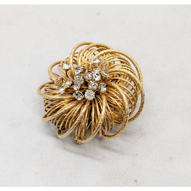 1960s Vintage 1960s Signed Castlecliff Goldtone & Clear Rhinestone Flower Brooch For Sale - Image 5 of 8