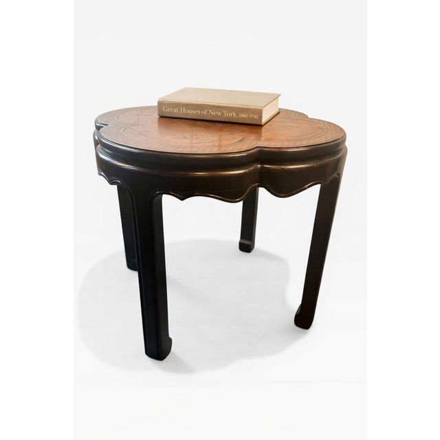 Wood 1980s Pair of Drexel Heritage Chinoiserie Clover Form Side Tables With Etched Tops For Sale - Image 7 of 15