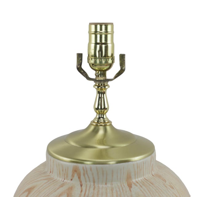 Vintage Hand-Painted Wood-Grain Ceramic Jar-Shaped Table Lamp For Sale - Image 4 of 7