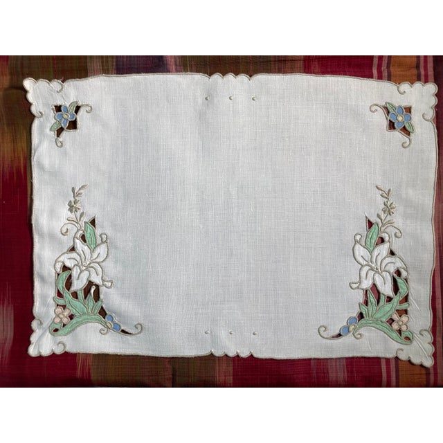 Vintage Hand-Embroidered Linen Placemats- Set of 7 For Sale In Philadelphia - Image 6 of 7