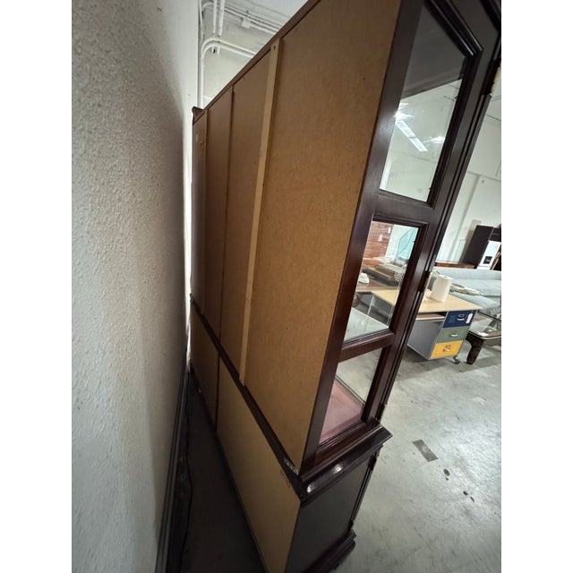 Circa 1996 Universal Furniture Imperial Dynasty Oriental Style Display Cabinet For Sale In San Francisco - Image 6 of 12