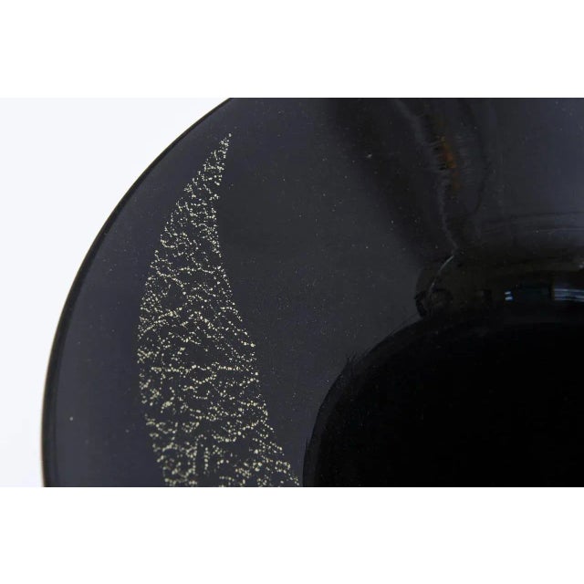 Vintage Murano Black Amethyst and Gold Foil Trumpet Glass Vase by Seguso, 1980's For Sale - Image 9 of 10